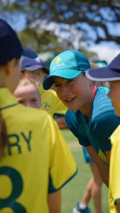 You've never seen a more excited bunch of girls 😂 📹 Credits: Twitter/AusWomenCricket
