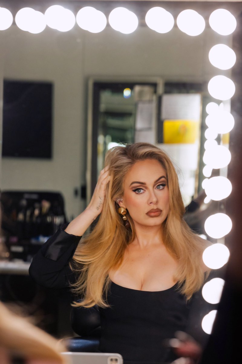 AdeleAccess's tweet image. Face.