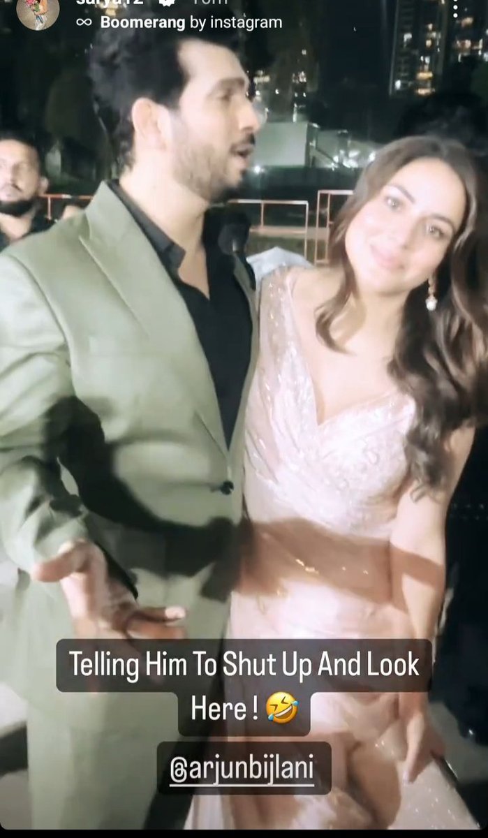 sinha_sippy's tweet photo. Shraddha and Arjun met with each other. Her demand to look into camera While he was just talking with her.Need one pics too.This ZRA is gonna be best as #DheeShra and #ArShra both content I will get .Arjun and Shraddha one pics or reel.please post too. #ShraddhaArya #ArjunBijlani https://t.co/C23UHrPNjO