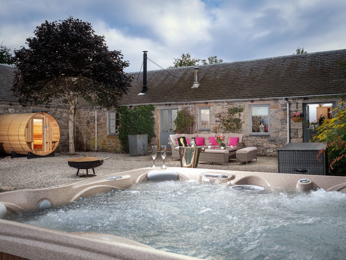 If you are not tied to School Holidays or live in an area where kids break up later we have some great options from 12th of February onwards including hot tub lodge breaks.

bit.ly/3w5bsTE