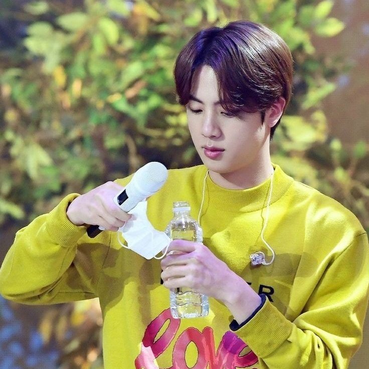 iauroram's tweet photo. برای بالا بردن ارزش تجاری جین
ریپ+ریت بزنید

For방탄소년단진jin #방탄소년단진 #진 #BTSJIN #JIN https://t.co/qnH6Ev2XhU