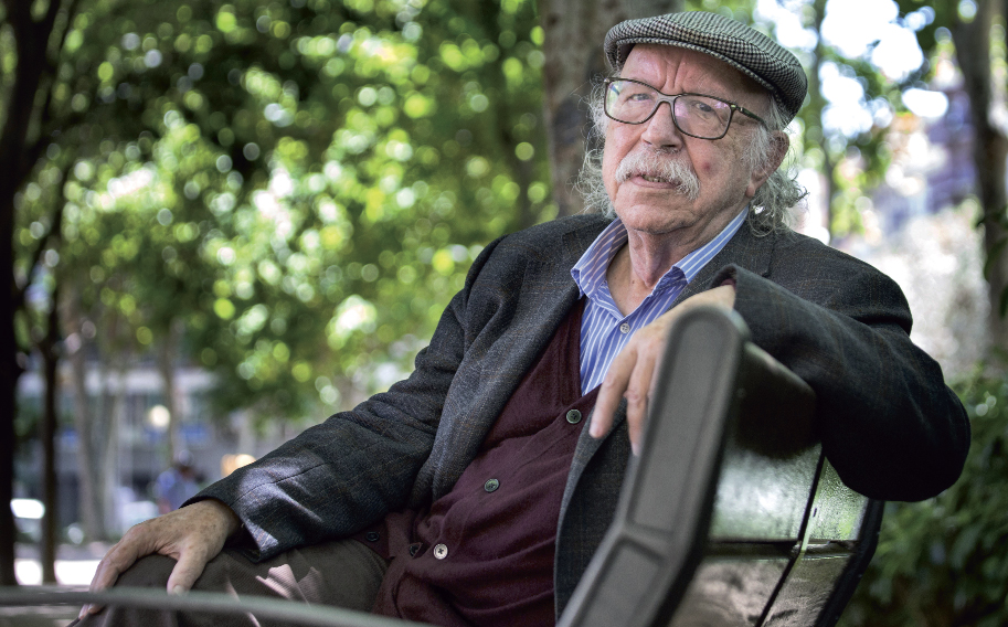 escriptors's tweet photo. Mor als 88 anys Joan Anton Benach (Vilafranca del Penedès, 1936). Va ser fundador/director de la revista Barcelona Metròpolis Mediterrània des de 1986 a 2006. Va exercir la crítica teatral des del 1985 a La Vanguardia i va formar part de la Fundació Teatre Lliure des dels inicis. https://t.co/5YMo7mKUq1