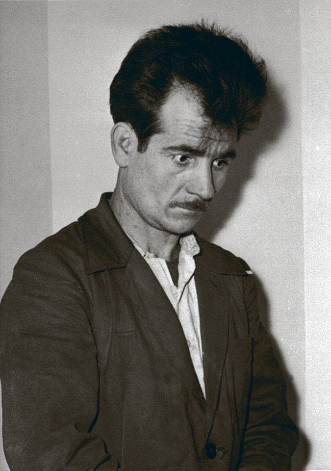 campvolant's tweet image. Le 11 février 1957, était guillotiné pour l'exemple le communiste algérien d'origine européenne Fernand Iveton, qui n'avait versé aucune goutte de sang. 
Le ministre François Mitterrand s'était opposé à sa grâce.
Saluons sa mémoire.