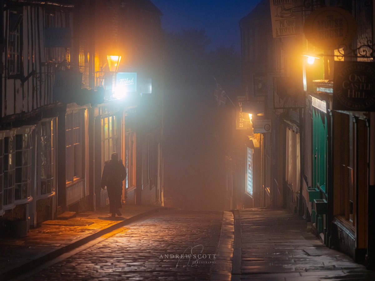 A misty steep Hill Lincoln #lovelincoln #visitlincoln #ThePhotoHour