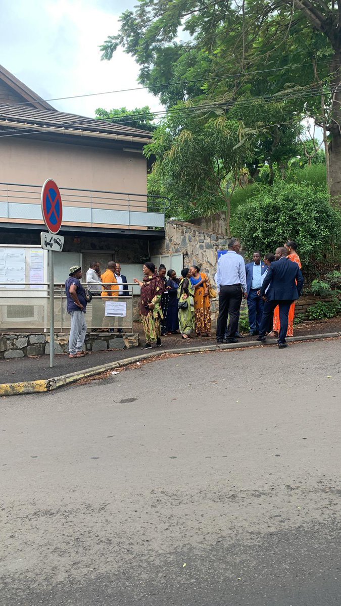 ForcesVives976's tweet photo. Dans quelques instants, échanges entre les Élus, les Forces Vives et les Ministres sur la situation de l’île au vice rectorat 🚨 #Mayotte #LesForcesVives https://t.co/L0hQzgl5fv