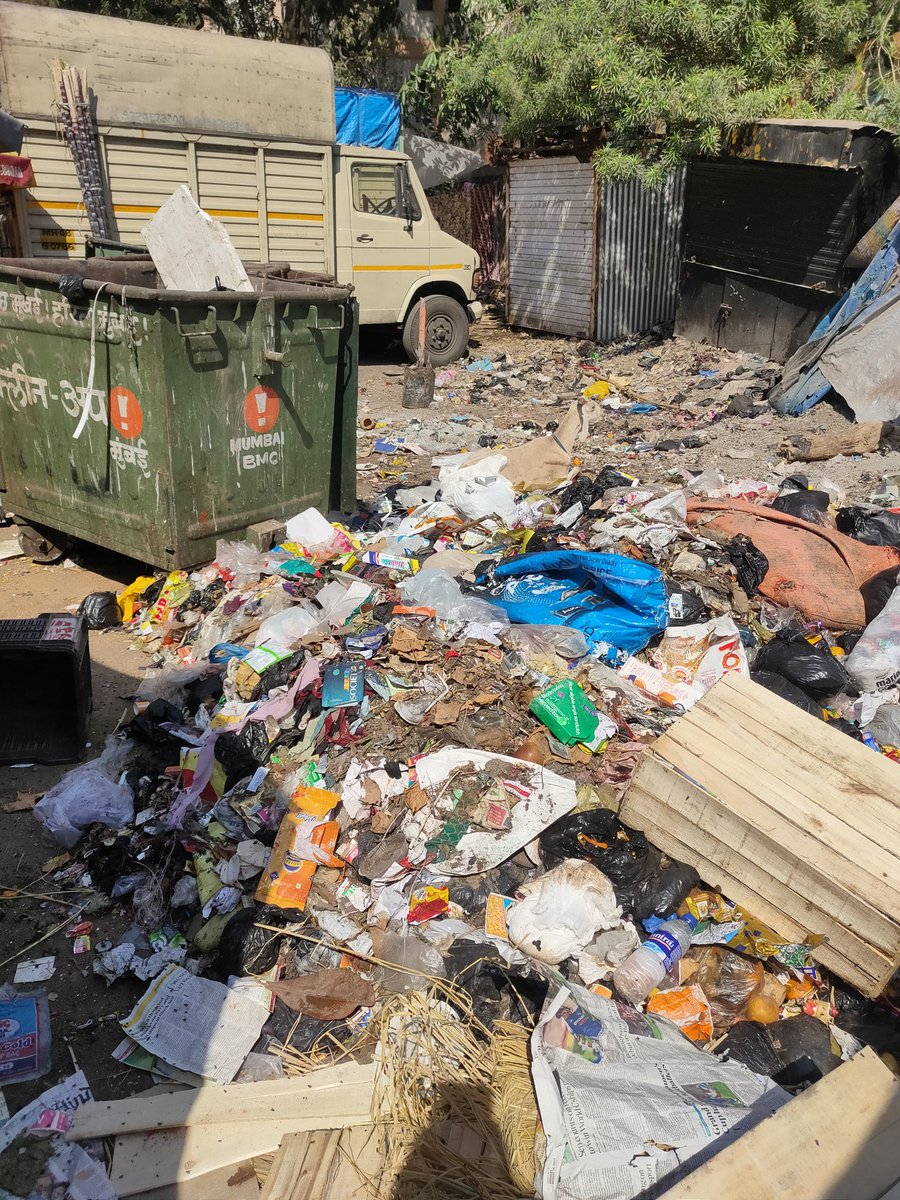 Umairshaikelyas's tweet photo. @Dev_Fadnavis #UselessDCM every day this wate is standing like this in sector 1 antophill wadala this is every day issue kindly justify your salaries kuch to kaam karlo apart of doing publicity propaGanda @mybmc @mieknathshinde @AjitPawarSpeaks @BJP4Maharashtra @maha_governor @narendramodi https://t.co/WwqzixtphE