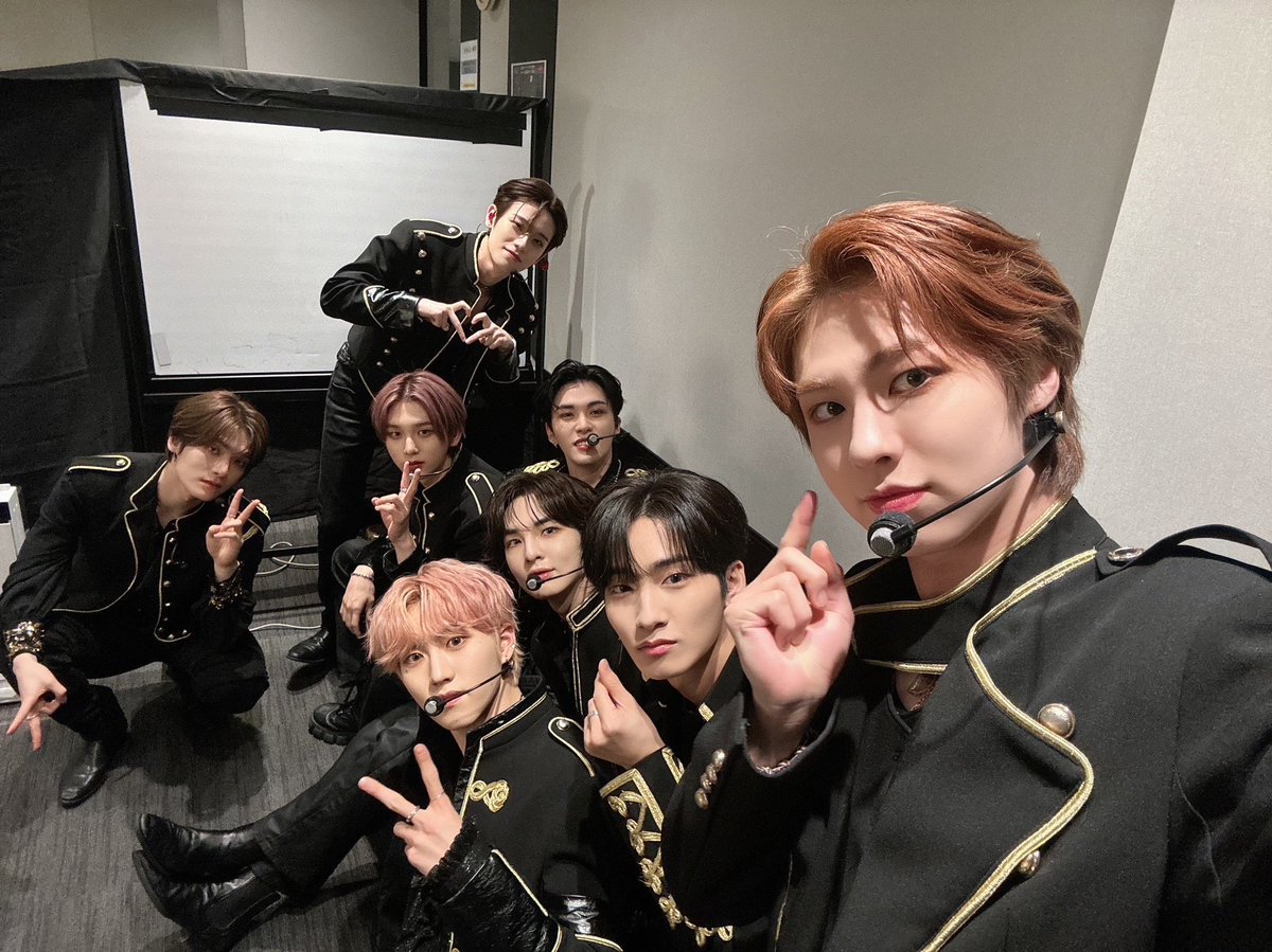 EPEX_JPN's tweet photo. ［🎁］

KT Zepp Yokohama
5都市10公演🎤無事に完走しました👏💚
これもZENITHがいつもそばで僕たちを応援してくれたおかげです😢

みなさん楽しかったですか？！
これからもずーっと僕たちと一緒！
約束〜🪄🫶

明日は横浜でリリースイベント！
連休最終日も #EPEX と一緒だよ？😘
会場で待ってます🥺 https://t.co/fcYOcE2MhX