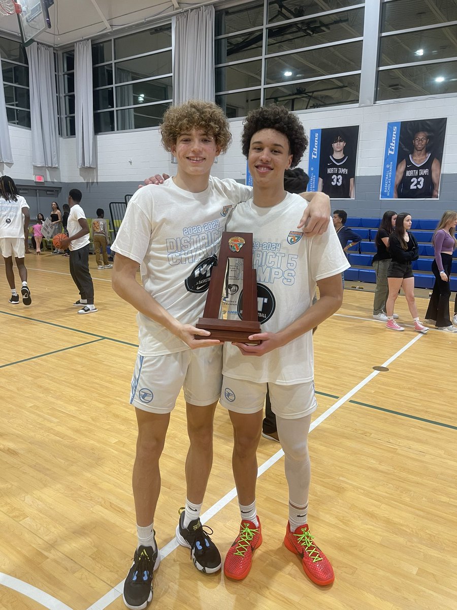 Landyncolyer's tweet photo. District Champions on to Regionals let’s goooo🔥🔥🔥 https://t.co/jq4WKdcMOc