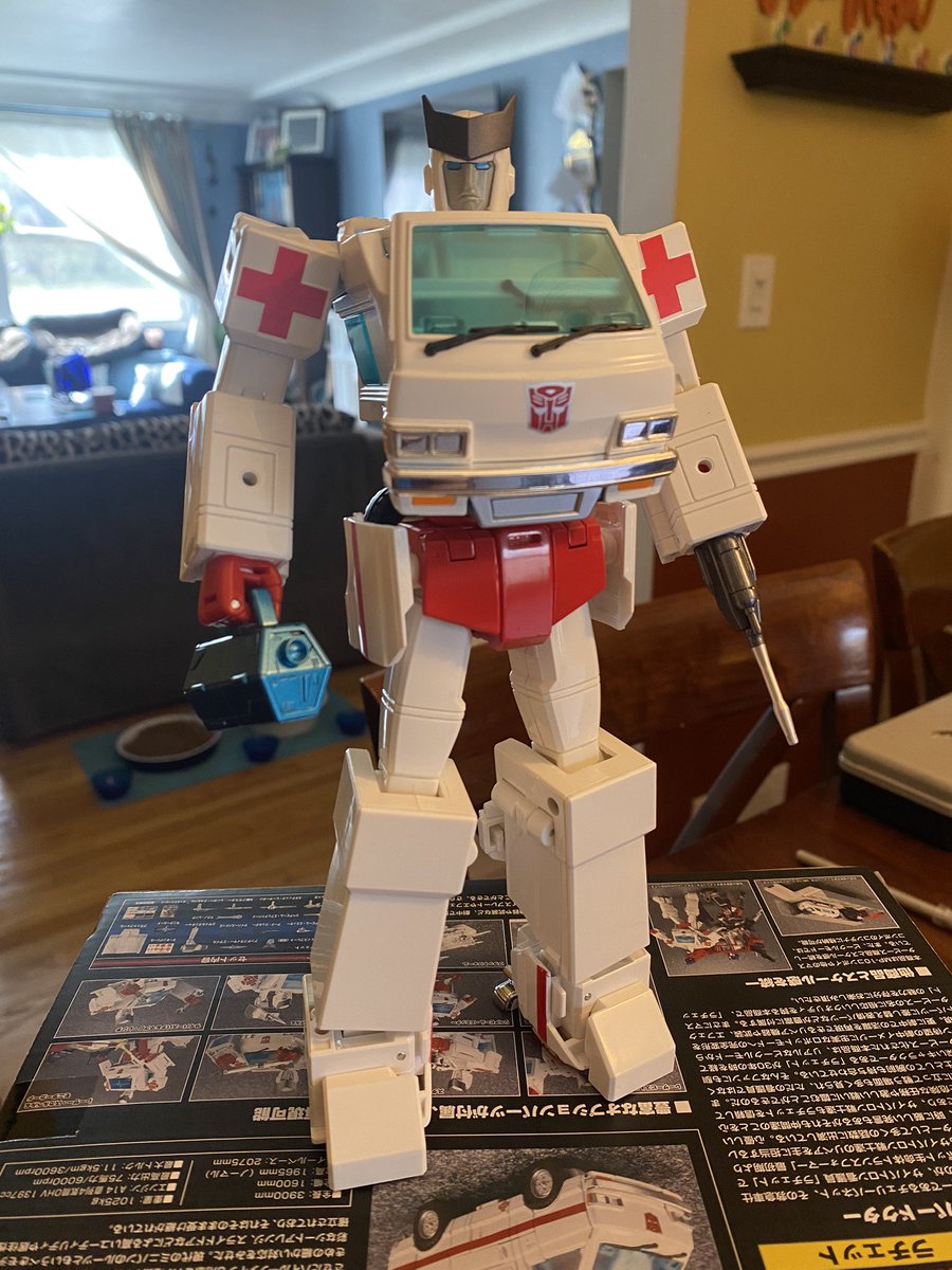 McGintyStudios's tweet photo. The doctor will see you now.
#MP30 #Ratchet #TakaraTomy https://t.co/gDSS6Fxetw