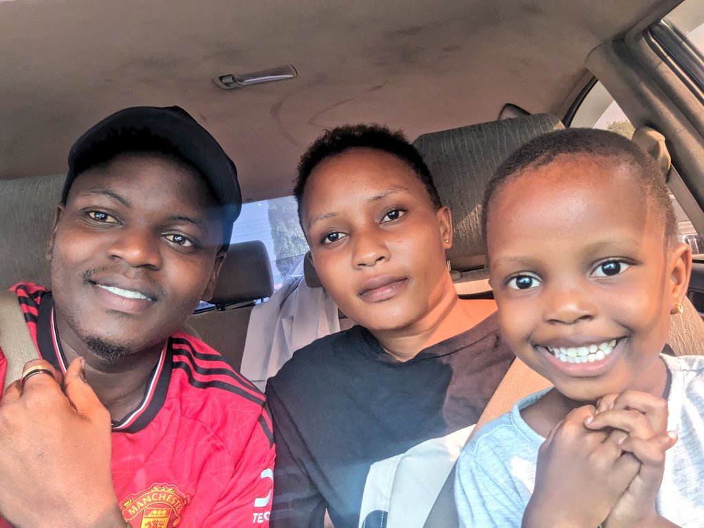 DrArabiFrank's tweet photo. Tuipende kada. Tupende na familia zetu.
Work life balance.
#Holidaythings https://t.co/zVBWJiBx9x