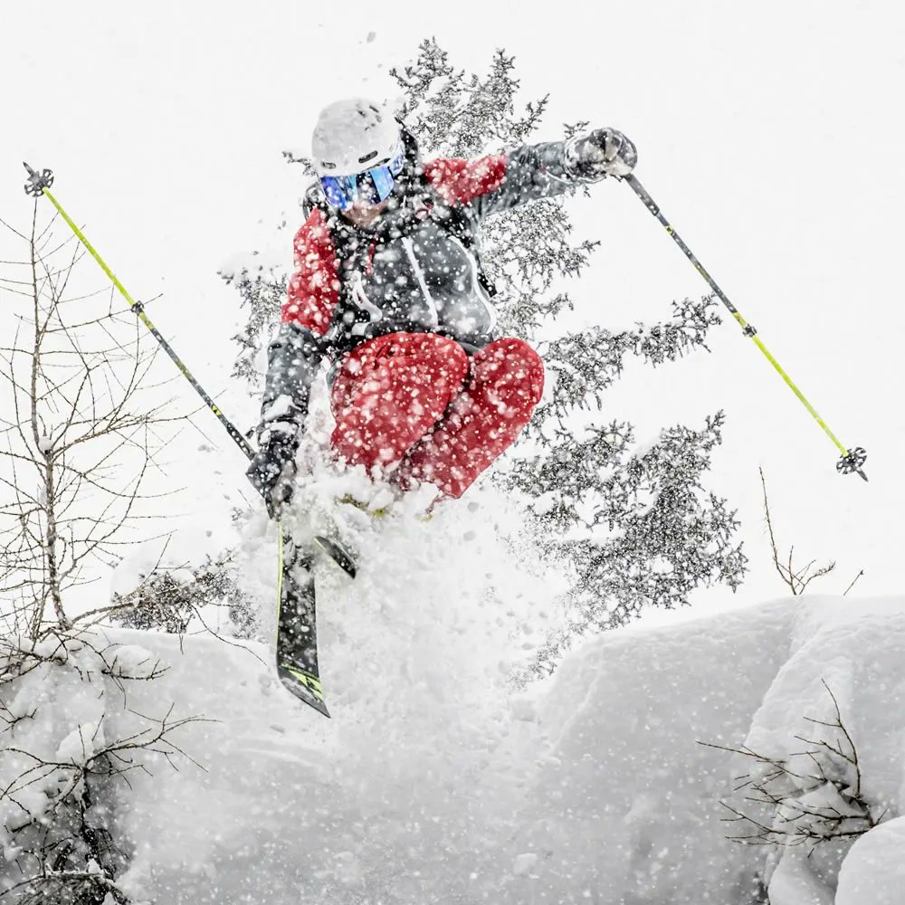 StantonReview's tweet photo. For today's gloomy skies and light #snowfall, our freeride skiers find beauty beyond the weather ... 😍🎿❄️
#stantonamarlberg
#arlberg #inTirol #snowconditions #freeride https://t.co/gzRCbVxsAj