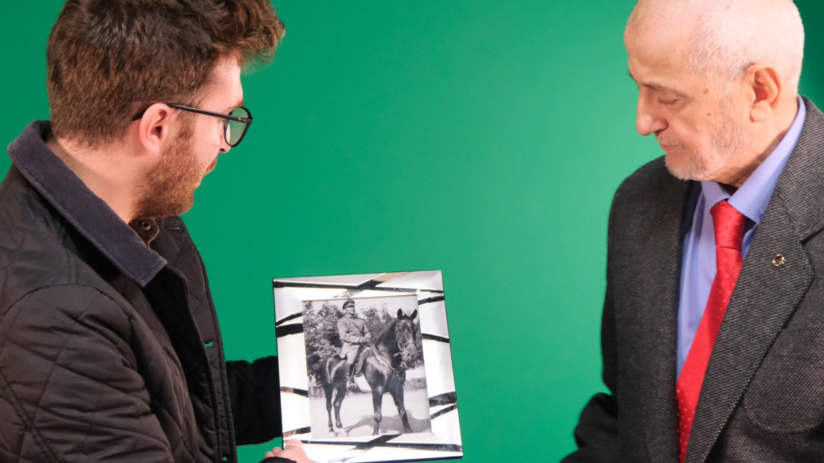 Kore Savaşı'nda kahramanca savaşan Şehit Mehmet Günenç'in belgeseli çekiliyor. Banü Web Tv koordinatörü Dr. Yakup Toktay yönetmenliğinde ve Web TV çalışanlarınca hazırlanan film Nisan ayında gösterime girecek.
Banü Web TV stüdyolarından ilk fotoğraflar.
#banüwebtv
#belgesel
#banü