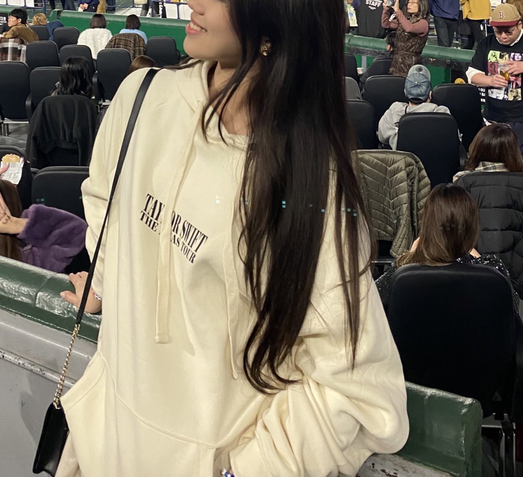 reysteratic's tweet photo. tokyo eras day 4! 📌🇯🇵 https://t.co/jdfK1gy3r9