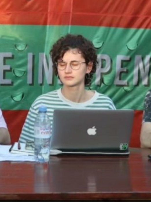 4to Campamento Anticapitalista, auspiciado por Apple y Aguas Evian.