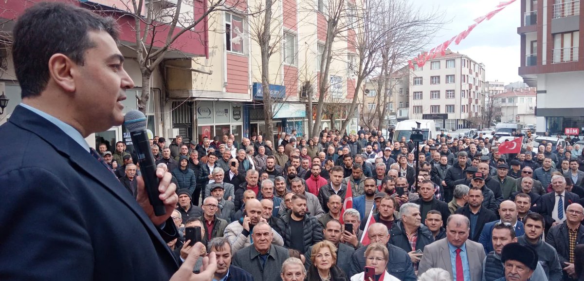 Trakya Kıratı Özlemiş !
Vize Kıratı Özlemiş !

Demokrat misyonun uzun yıllar hizmet ettiği taşından toprağından altın çıkaran Demokrat Parti 31 Mart’ın fişeğini yine Vize’den Selçuk YILMAZ Başkanımızla ateşledi.

Genel Başkanımız Sayın Gültekin UYSAL,İstanbul Milletvekilimiz