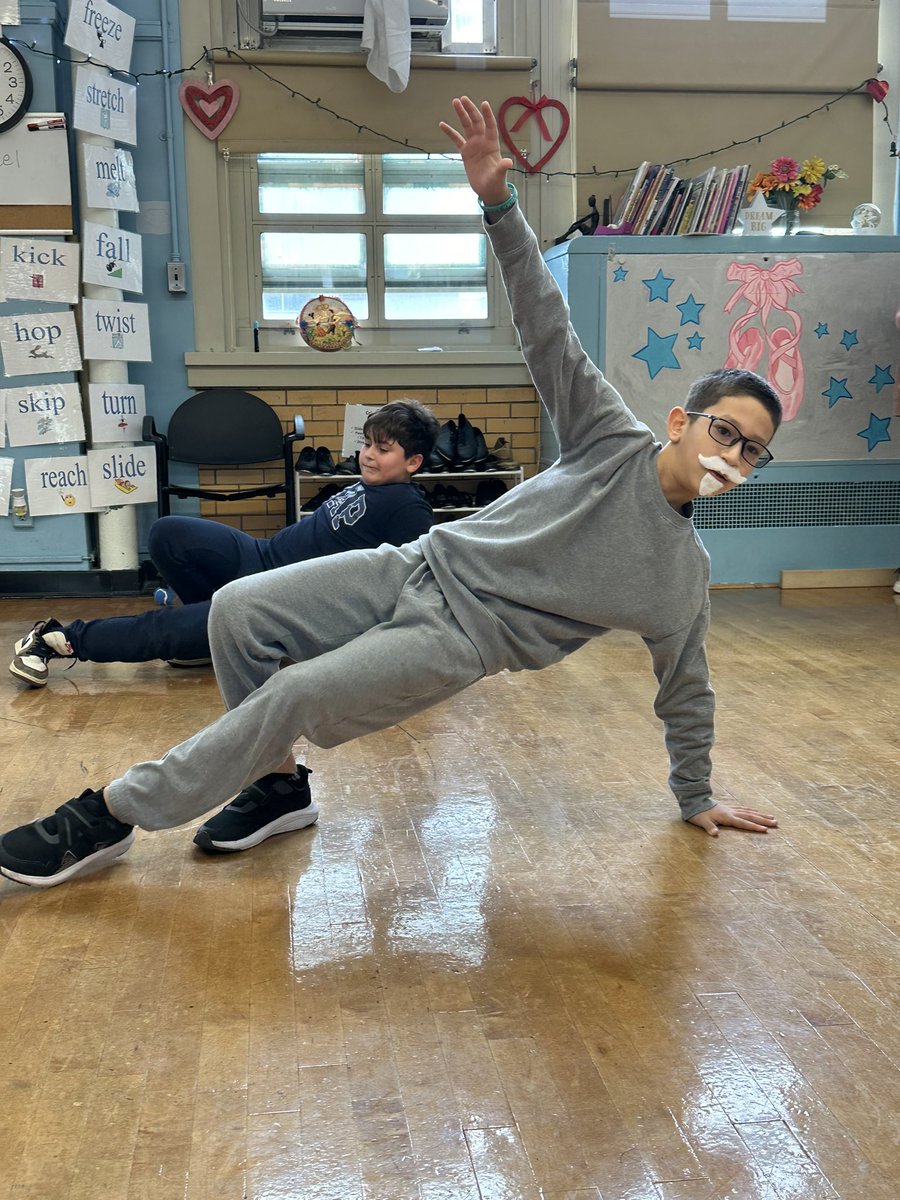 253 Dance tweet media