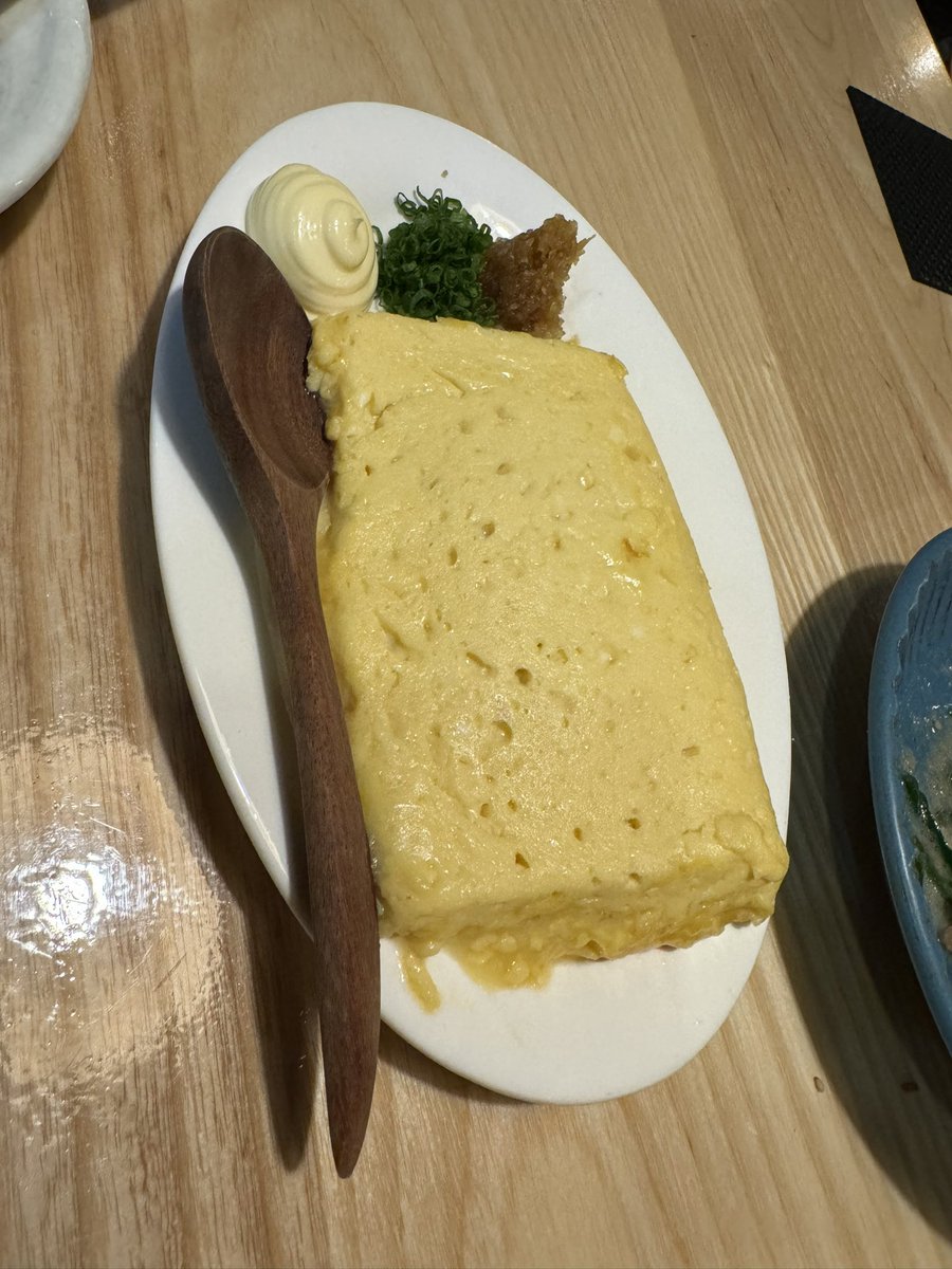 KarmBkk's tweet photo. ソイ33のやまに商店訪問しました。
タイの中でも珍しいメニューがあるので、良かったです。
ヒーローアイテムのシュウマイも美味しい。卵焼きの中は、明太子とチーズを入れて、これも美味しかった。 https://t.co/savFhQRiJx