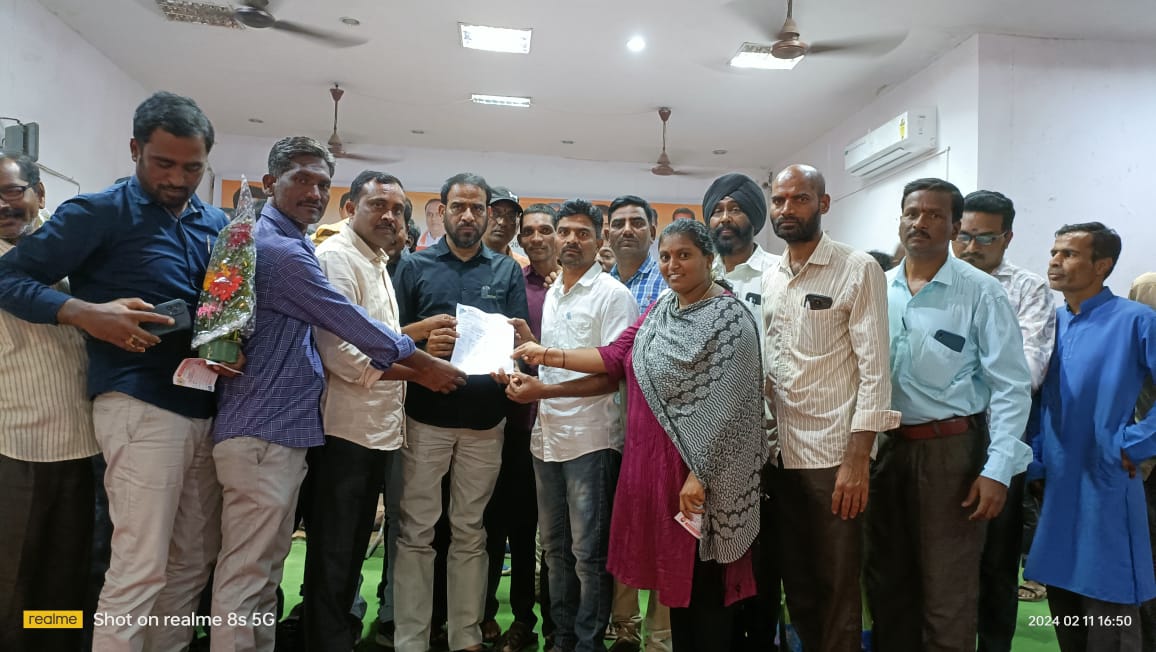 SAIREDDYMUDHAD2's tweet photo. గౌరవహైకోర్ట్ ఇచ్చిన మధ్యంతర ఉత్తర్వులద్వారా #2008DSC అభ్యర్ధులకు న్యాయం చేయాలని
శ్రీ గాల్ రెడ్డి హర్షవర్ధన్ రెడ్డి గారికీ వినతి పత్రం అందచేయడం జరిగింది.
@GalreddyHarsha https://t.co/6aNWtYVwcg