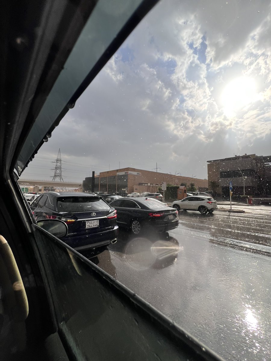 n_illn6's tweet photo. الاجواء 😩🤍🤍 https://t.co/AYrUx2EE0E