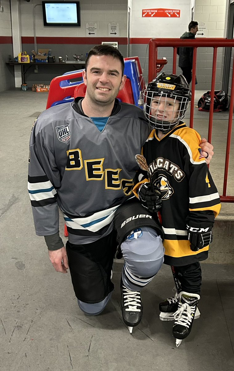 jpad214's tweet photo. Saturdays @SPKBHockey game will be a game that I never forget! Wyatt got to join me on the ice for the anthem then he got to play in the mite shootout during the 2nd intermission. So glad I can share my time playing semi pro hockey with my son! #spkb #uhl https://t.co/lEyK2v5KgJ