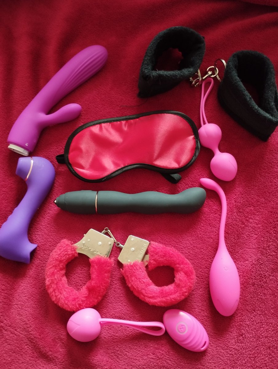 On joue avec le quel? 
Abonne toi sur Mym pour obtenir une vidéo personnalisée avec l'accessoire de ton choix 🔞