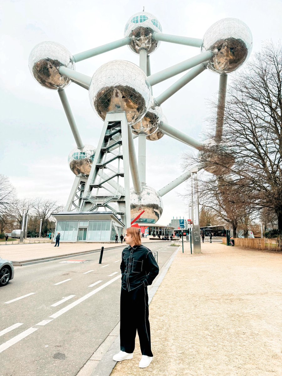 hari_507's tweet photo. The Atomium in Brussels is an iconic museum, shaped like a unit cell of an iron crystal. It was originally constructed for the 1958 Brussels World’s Fair🇧🇪

#ベルギー🇧🇪 #ブリュッセル旅行 #atomiumbrussels #モデル https://t.co/7vGhSdlWna