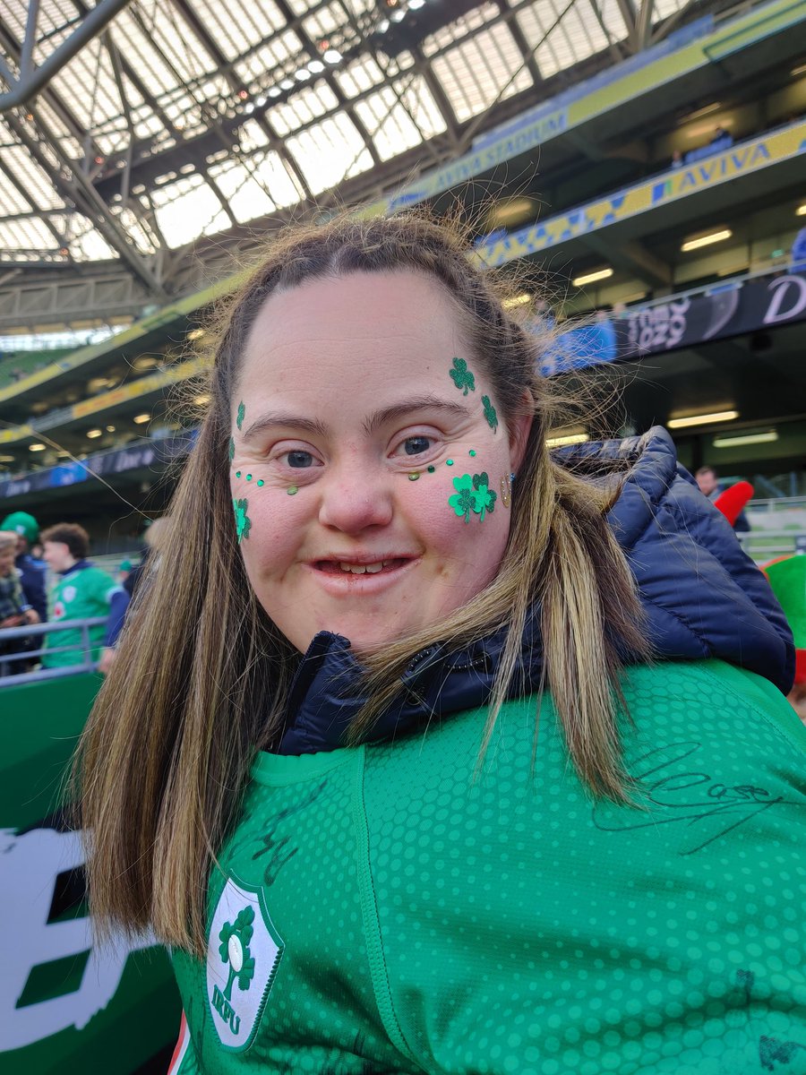 #shouldertoshoulder 💚💚💚