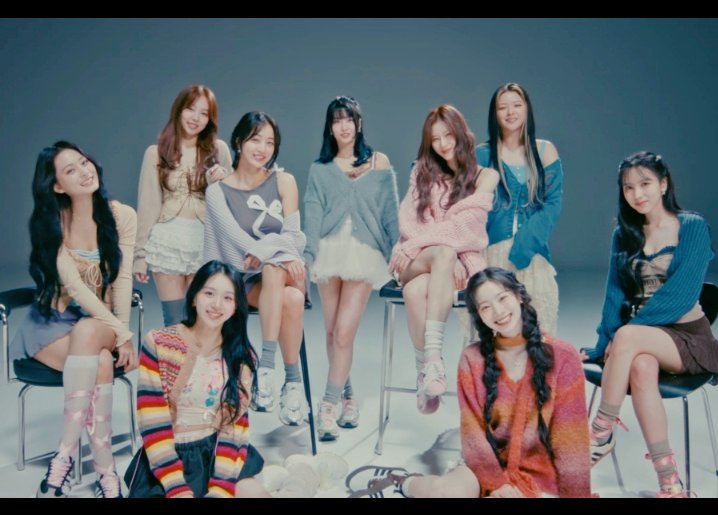 OLTSupport's tweet photo. El concept photo de #TWICE ya viene 👀🧚♀️🧚♂️🧚
🎯 150 comentarios con los #, 80 Rt 💪💪
WITHYOUTH CONCEPT
PHOTO3 #WithYouth #Photo3
#IGOTYOU
#TWICE13thMiniAlbum
@JYPETWICE #TWICE
🧚♀️------------------------------- 🧚♀️
#TWICE #NAYEON #JEONGYEONG #MOMO #SANA #JIHYO #MINA #DAHYUN #CHAEYOUNG #TZUYU @JYPETWICE