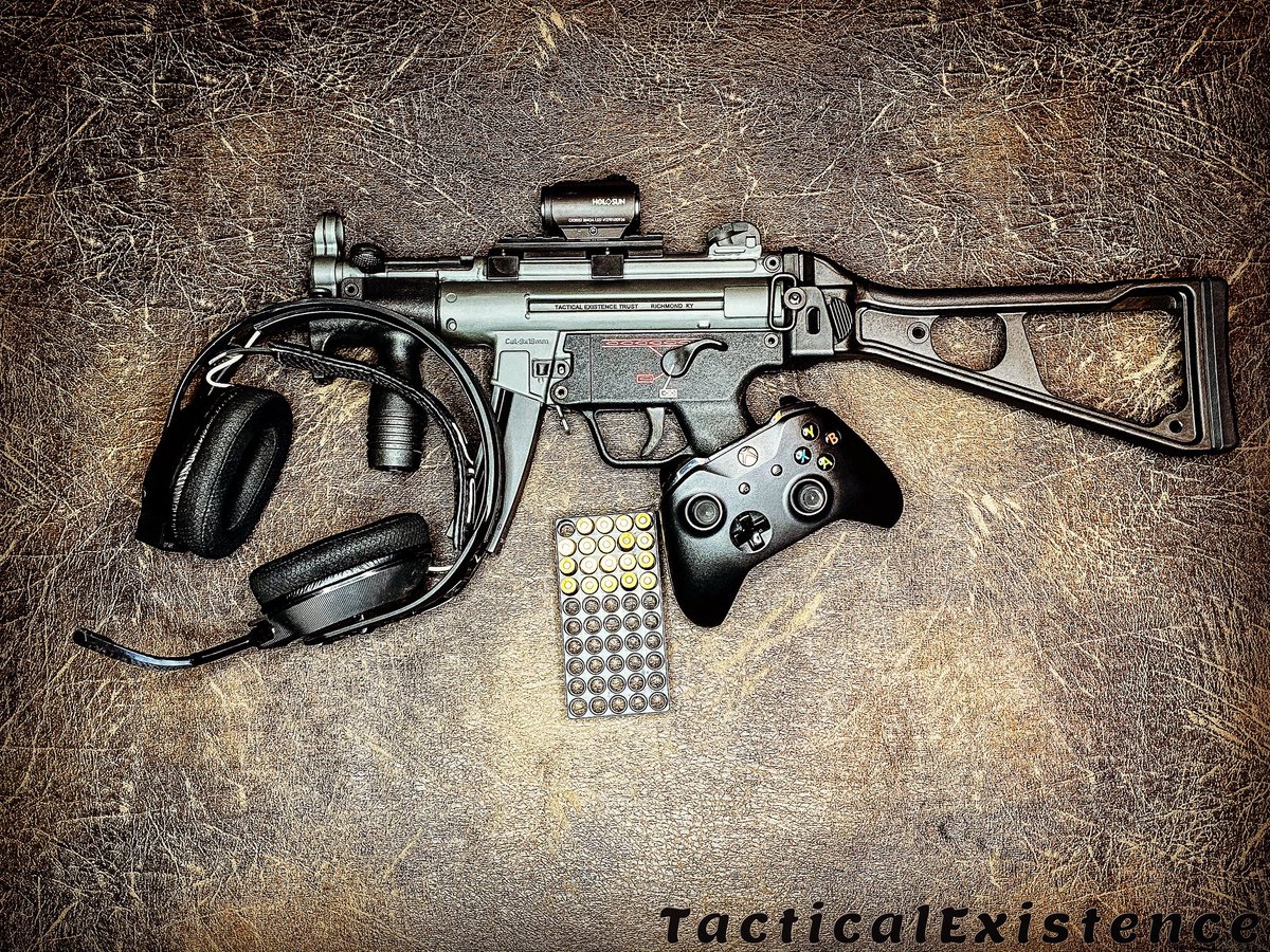 Gaming setup!
#tacticalexistence #mp5 #mp5k #xbox #gaming #gamingsetup #gamer #cod #warzone #playstation #shooting #guns #firearms #tarkov #pubg