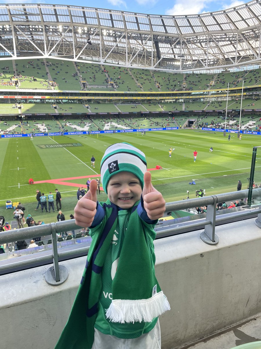 rkilty's tweet image. Let’s goooo! First Irish rugby match with my main man!! ☘️☘️ #shouldertoshoulder