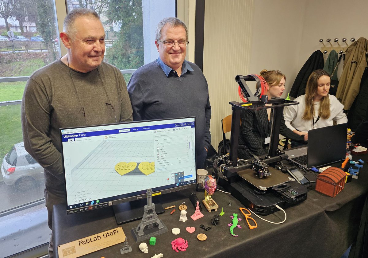 framboise314's tweet photo. Hier je participais avec le #FabLabUtopi   à l' @iutlecreusot  aux Journées Portes Ouvertes. Le #Fablab est hébergé à l'IUT de @villeducreusot en #GMP + stand en #TechdeCo  Un grand merci à toutes les équipes de l'IUT pour leur accueil ! https://t.co/BMybEiBZ7L