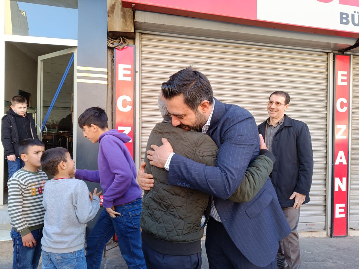 AvEkremOlgac's tweet photo. Tillo Caddesi ve Helvacılar Çarşısı'nda esnaf ve vatandaşlarımızla buluştuk. Halkımızın sorun ve isteklerini tek tek dinledik. Bizleri her daim sıcak karşılayan esnaf ve vatandaşlarımıza teşekkür ediyorum.

Birlikte kazanacağız, Siirt kazanacak. https://t.co/JosluiMNYB