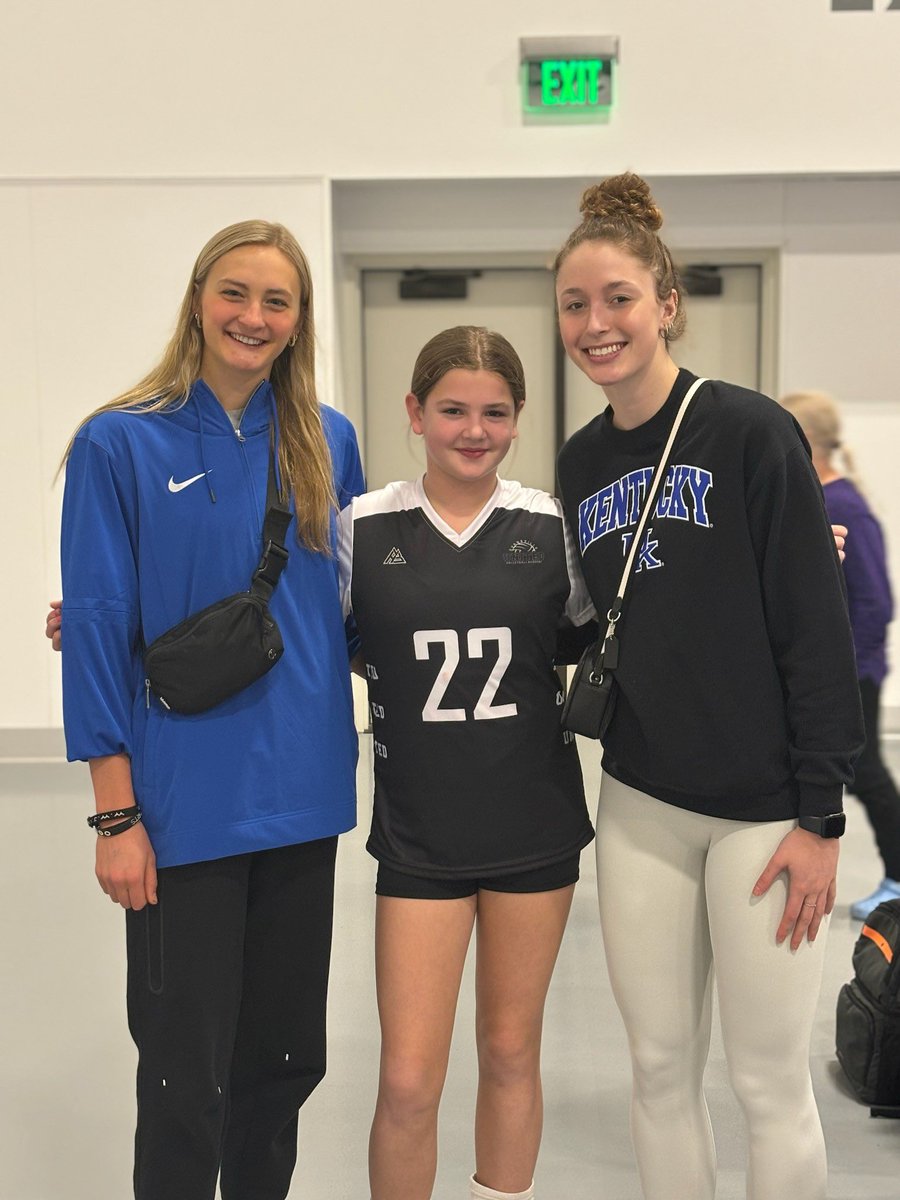 @KentuckyVB Thank you @brooke_bultema & @BrooklynDeleye for taking the time to indulge some fans. Made their day.