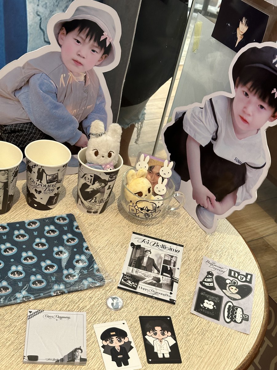 skaarrutt's tweet photo. babie kim dodo HAD so much fun celebrating his dad's birthday! thank u for organizing @DoyoungTeamPH 🫶🏽 ang dungis niya kasi nahulog siya sa mrt kanina i'm sorry anak 😭😭
#DoyoungSeiBellisimo
#AlwaysWithDoyoung
#DoyoungTeamPH https://t.co/oTVD1SXXUW