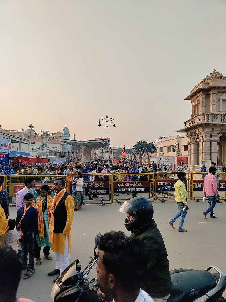 tweet2mishra's tweet photo. #Ayodhya : Where history meets spirituality.
Blissful visit.
Jai Shree Ram 🙏 https://t.co/SOlzkKc7wj