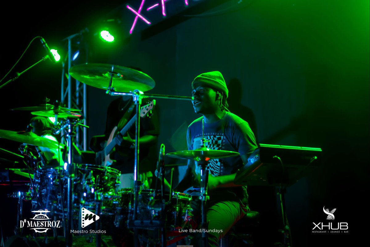 Xhub_bar's tweet photo. 🎶 Tonight's the night for some soulful vocals and funky rhythms with
#DMaestroz! Join us for an electrifying live music performance you won't want to miss. 🎵 #Sundayband #liveband
@DMaestroz
@mrjamajamafrica
@djgrama254
@deejayjefas https://t.co/T5avJYo8cT