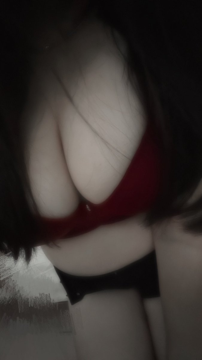 天气好热🥵 冒个泡～
新年快乐 🫶🏻