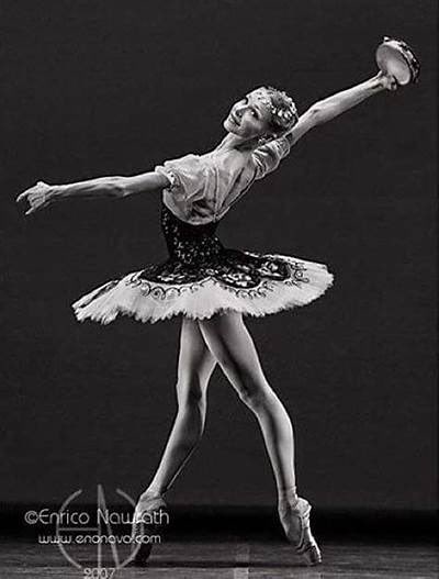 Tonight at the gala Esmeralda pdd 

At the Daniele Capriani gala 

#ballerina #esmeralada #ianasalenko #motherof3boys
