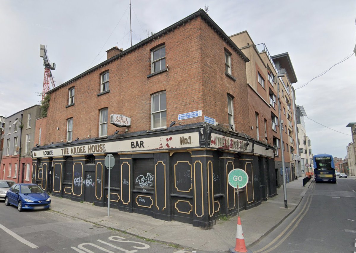 derelict_dubs's tweet photo. Ardee House, 1 Chamber Street, The Liberties
- Derelict for ~15 years
- Application for new bar & apartments overhead refused in 2008 by @anbordpleanala 
- No progress since. Current owner unclear.
#derelictdublin #derelictireland