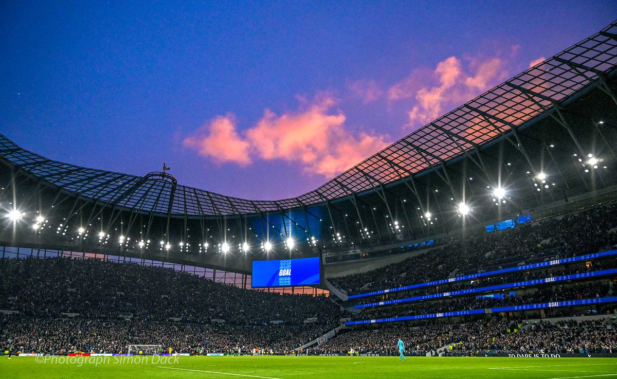 Pink Clouds at Sunset as Tottenham grab late winner against Brighton @Brian__Owen @AndyNaylorBHAFC @NorthStandChat #TottenhamHotspur #PremierLeague #sunsets #brightonfootball