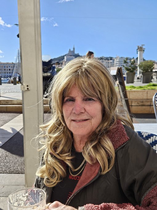 Having a latte in Marseille https://t.co/oTiNsOb5Fy