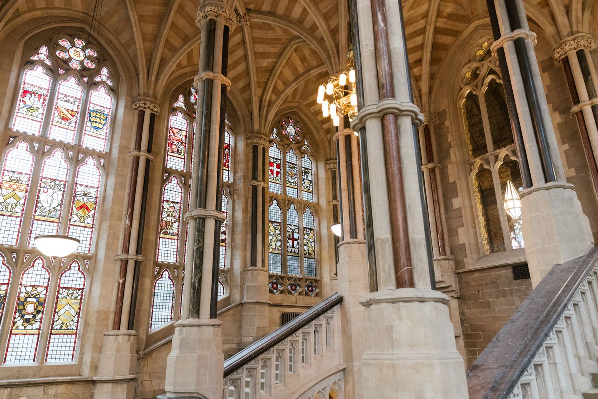 Another Sunday spotlight! This time we're taking a little look at the Exchange and the Grand Staircase. Catch it at the right time and the reflections in the morning sun are truly glorious 🔆