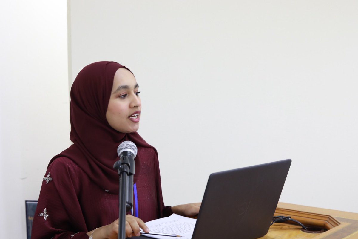 moheriom's tweet photo. نظّمت الكلية المهنية بصحم  ممثلة بقسم الدراسات التجارية  صباح اليوم (ملتقى البحث العلمي الأول) في ضوء رؤية #عُمان_2040، الذي يأتي تفعيلًا لدور مؤسسات التعليم العالي كمنظومة وطنية فاعلة للبحث العلمي والابتكار، وفي إطار من المسؤولية المجتمعية؛ لتحقيق توجهات الرؤية. https://t.co/dbQHkQKhjb