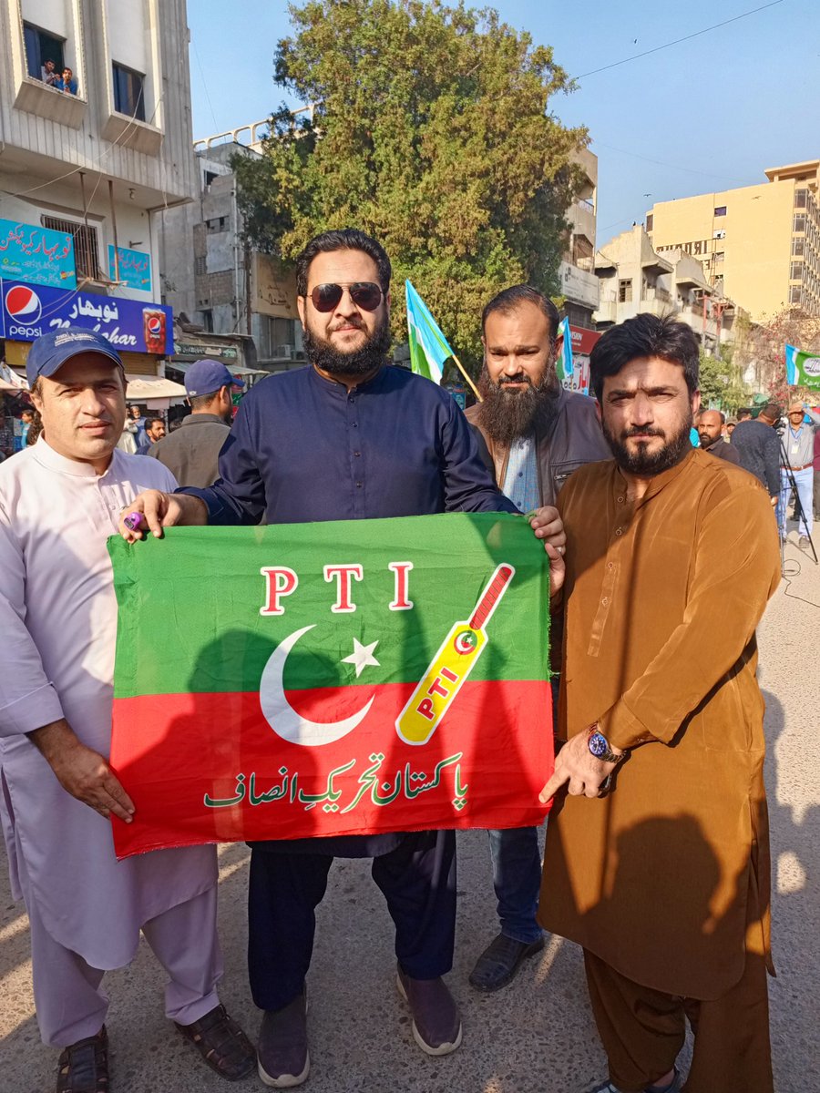 NIAZ_DB's tweet photo. Protest at Karachi Election Commission Karachi against ragging in election...
#مینڈیٹ_پر_ڈاکا_نامنظور #ElectionResults /#ElectionResults2024
#NA122 #NA237 #NA238 #ElectionResult #NA130 #Election2024pakistan https://t.co/nKtv0qQwyr