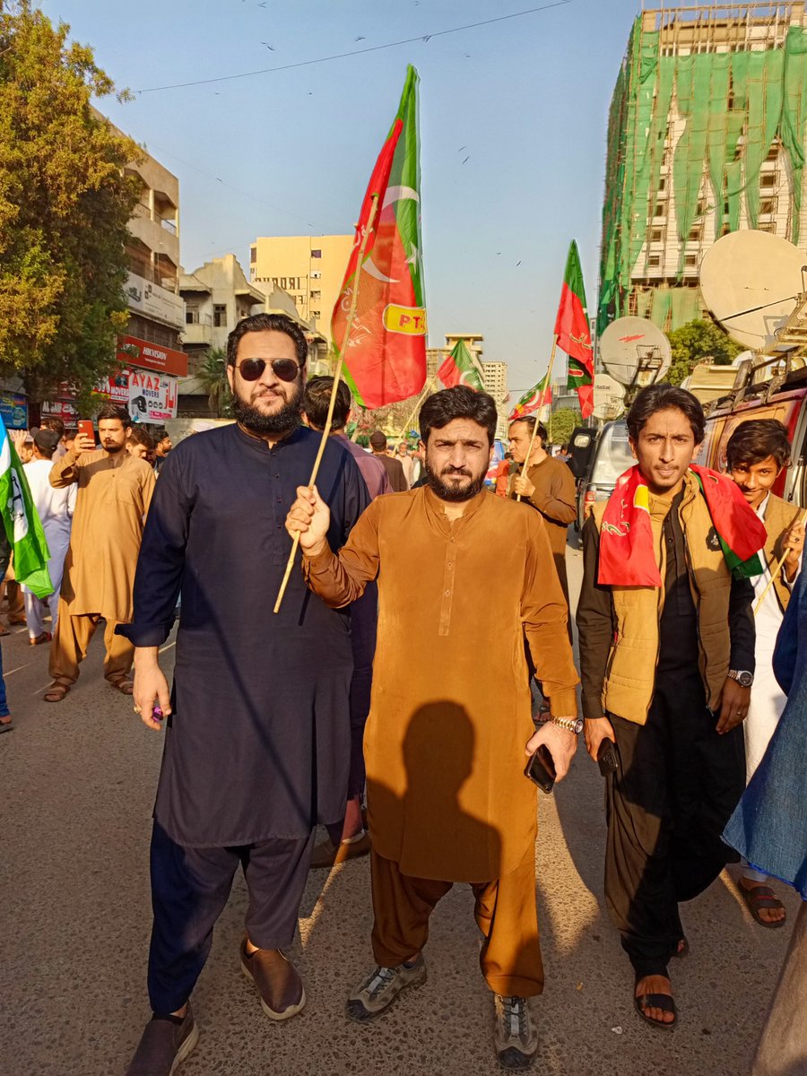 NIAZ_DB's tweet photo. Protest at Karachi Election Commission Karachi against ragging in election...
#مینڈیٹ_پر_ڈاکا_نامنظور #ElectionResults /#ElectionResults2024
#NA122 #NA237 #NA238 #ElectionResult #NA130 #Election2024pakistan https://t.co/nKtv0qQwyr