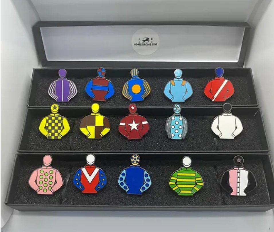 SFRacingTips's tweet photo. 🎁!!GIVEAWAY TIME!!! 🎁 

Just want to say thanks for all my new followers the last few days, Cheltenham & Aintree is just around the corner and we will all be suited and booted! 🐎 

I’m giving away 3 Horse Racing Pins, to 3 of my followers - Any Pin of your choice! 💸

All you have to do is 

1️⃣ Retweet this tweet!
2️⃣Give me your Cheltenham banker in the comments 
3️⃣Make sure your following @RacingInterest_ 

Thanks to @HorseRacingPins 

Winner will be decided Tonight! 😃

Good Luck 🤝