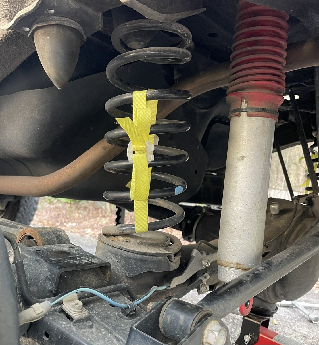iguso's tweet photo. #JIMNY#JB64#XG#5MT#26U 
Amazonの、アウトレットで安く在ったので…。
1インチアップのスプリングスペーサーを。 https://t.co/MSU5NbcZZE