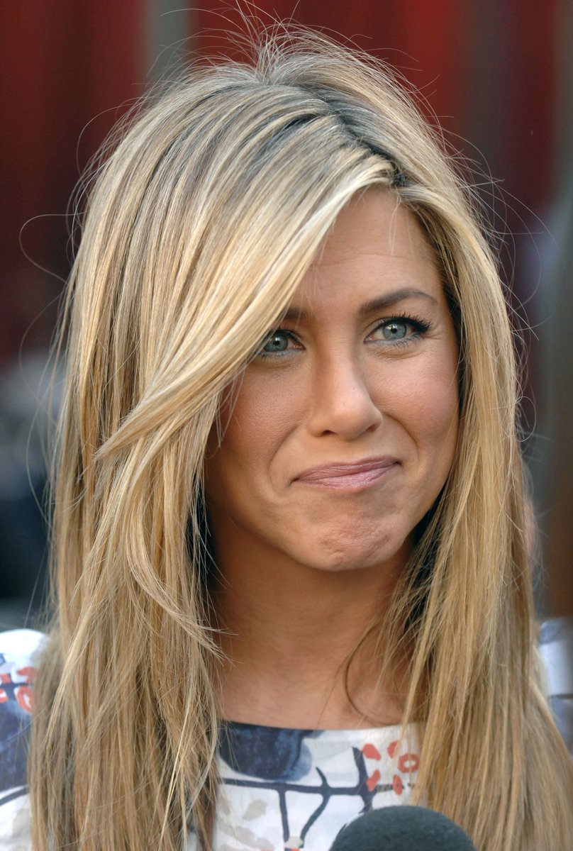 rmusial1's tweet photo. Pani Jennifer Aniston ma dziś urodziny. Nie napiszę które, bo i tak nikt nie uwierzy:)
#RachelGreen
#FriendsSeries https://t.co/nN48QzoHG1