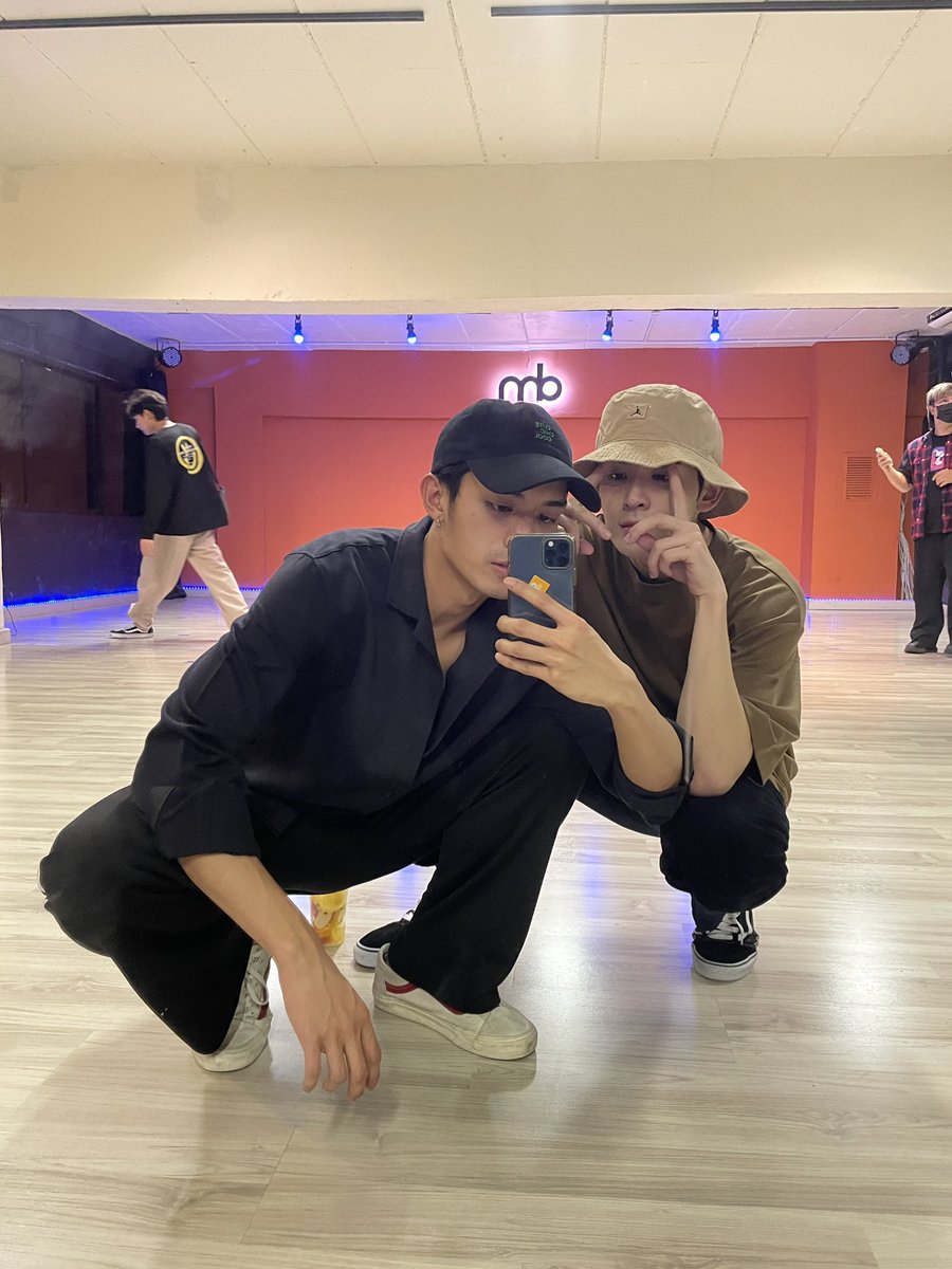 netsiraphop's tweet photo. Happy birthday kub 🎂#HappyJamesSuDay2024 https://t.co/Yjy5BdCKMi