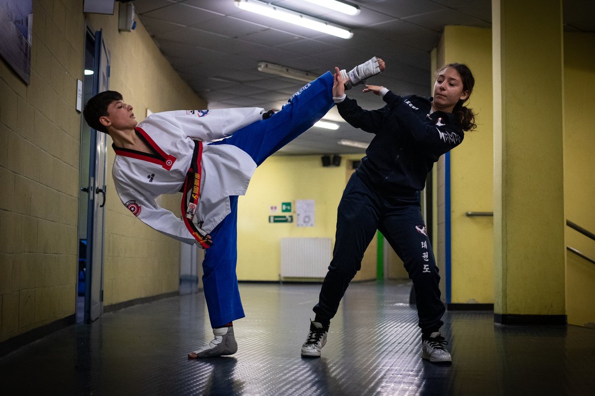 taekwondofita's tweet photo. Il cuore batte forte, la passione si accende. Corpo e mente si preparano all'azione. Senti il calore, libera l'energia, e affronta la sfida con determinazione. 🙌
📸 Matteo Arnoul
#itatkd #taekwondo #cadetti @CitoTkd @SporteSaluteSpA @SportGoverno @twitorino https://t.co/YLgosSCBlh